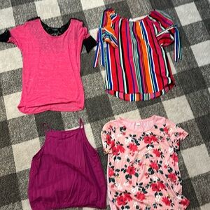 Lot of 4 women’s blouses size small excellent condition